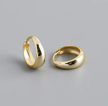 Load image into Gallery viewer, Small Huggie Hoop Earring
