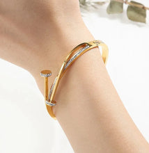 Load image into Gallery viewer, Cubic Zircon 6 Ring Intertwined Bangles
