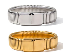 Load image into Gallery viewer, Chunky Wide Snake Chain Bracelet (Gold/Silver)
