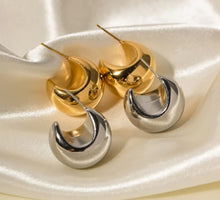 Load image into Gallery viewer, Chunky Crescent Earrings  Gold/Silver
