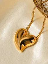 Load image into Gallery viewer, Chunky Heart Pendant Necklace Gold/ Silver
