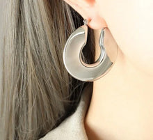 Load image into Gallery viewer, Chunky Wide Hoop Earring Gold/Silver
