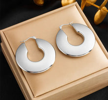 Load image into Gallery viewer, Chunky Wide Hoop Earring Gold/Silver
