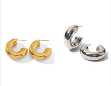 Load image into Gallery viewer, Chunky Hoops Gold/Silver
