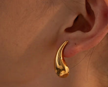 Load image into Gallery viewer, Long Waterdrop Earrings
