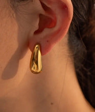 Load image into Gallery viewer, Chunky Long Drop Earring
