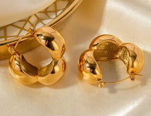 Load image into Gallery viewer, Chunky Cloud Earrings  Gold/ Silver
