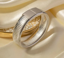 Load image into Gallery viewer, Chunky Wide Snake Chain Bracelet (Gold/Silver)
