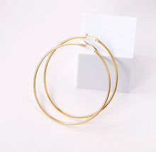 Load image into Gallery viewer, Big Gold Hoop Earrings
