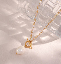 Load image into Gallery viewer, Freshwater Pearl Gold Toggle Choker/Necklace
