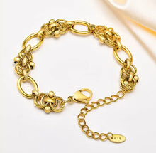 Load image into Gallery viewer, Overlapped Intertwined Gold Circle Bracelet
