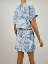 Load image into Gallery viewer, Loose Fit Tie-Dye 2 Piece Set (Blue/White)
