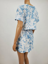 Load image into Gallery viewer, Loose Fit Tie-Dye 2 Piece Set (Blue/White)
