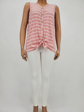 Load image into Gallery viewer, Faux Button Sleeveless Top with Front Tie Plus Size (Pink/White)
